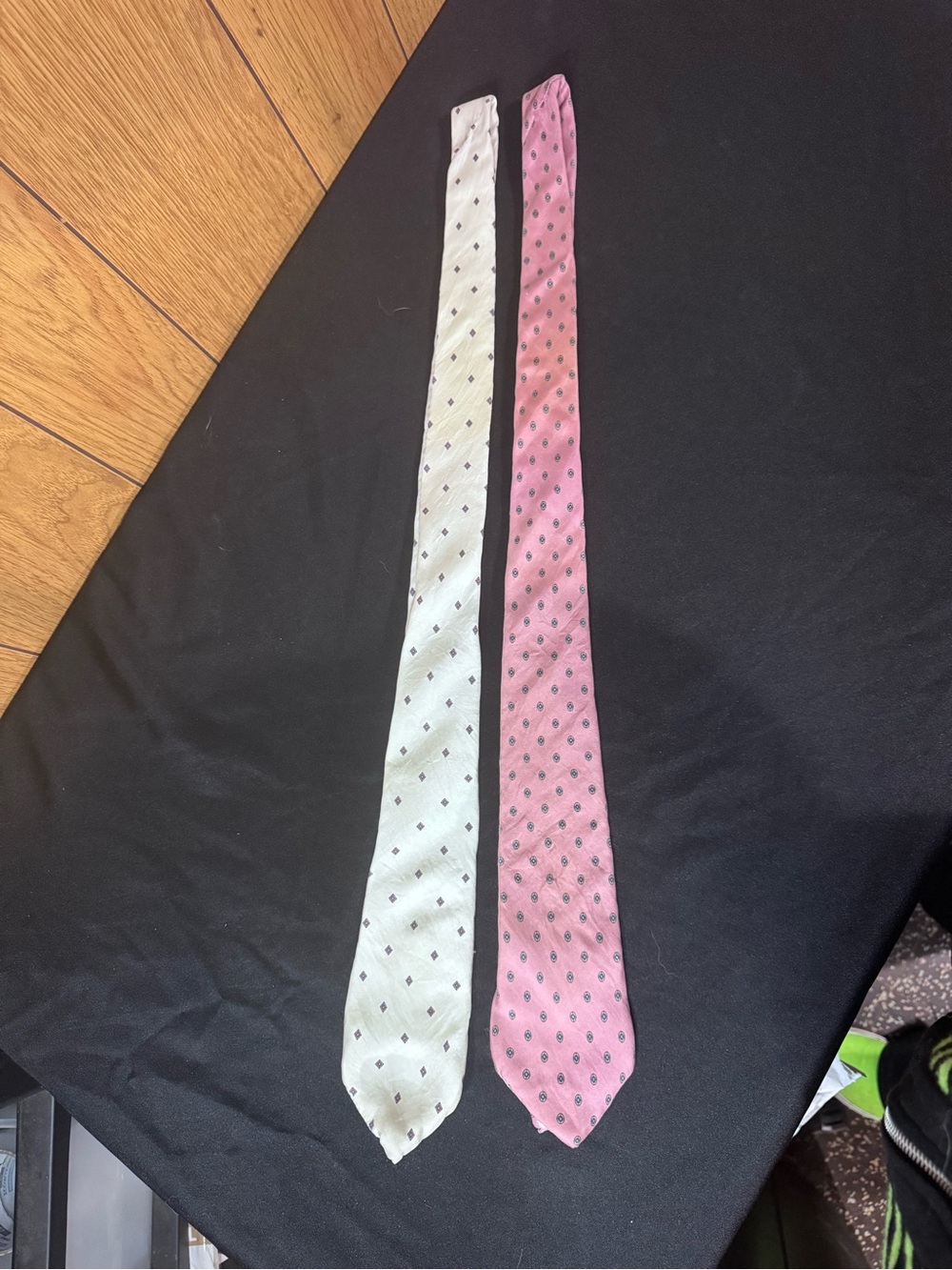 Christian Dior Pink and Ivory Silk Patterned Neckties
